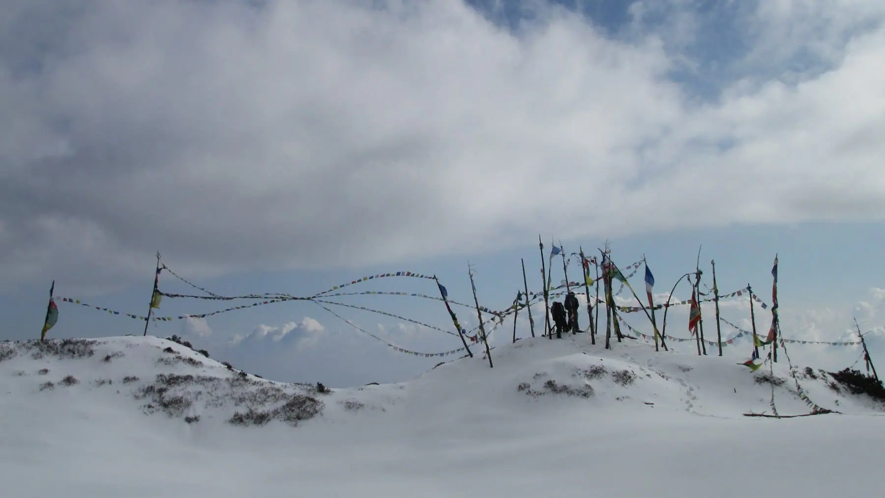 Nepal landscape related to Tilicho Lake and Thorong La: is this demanding Annapurna route right for you?
